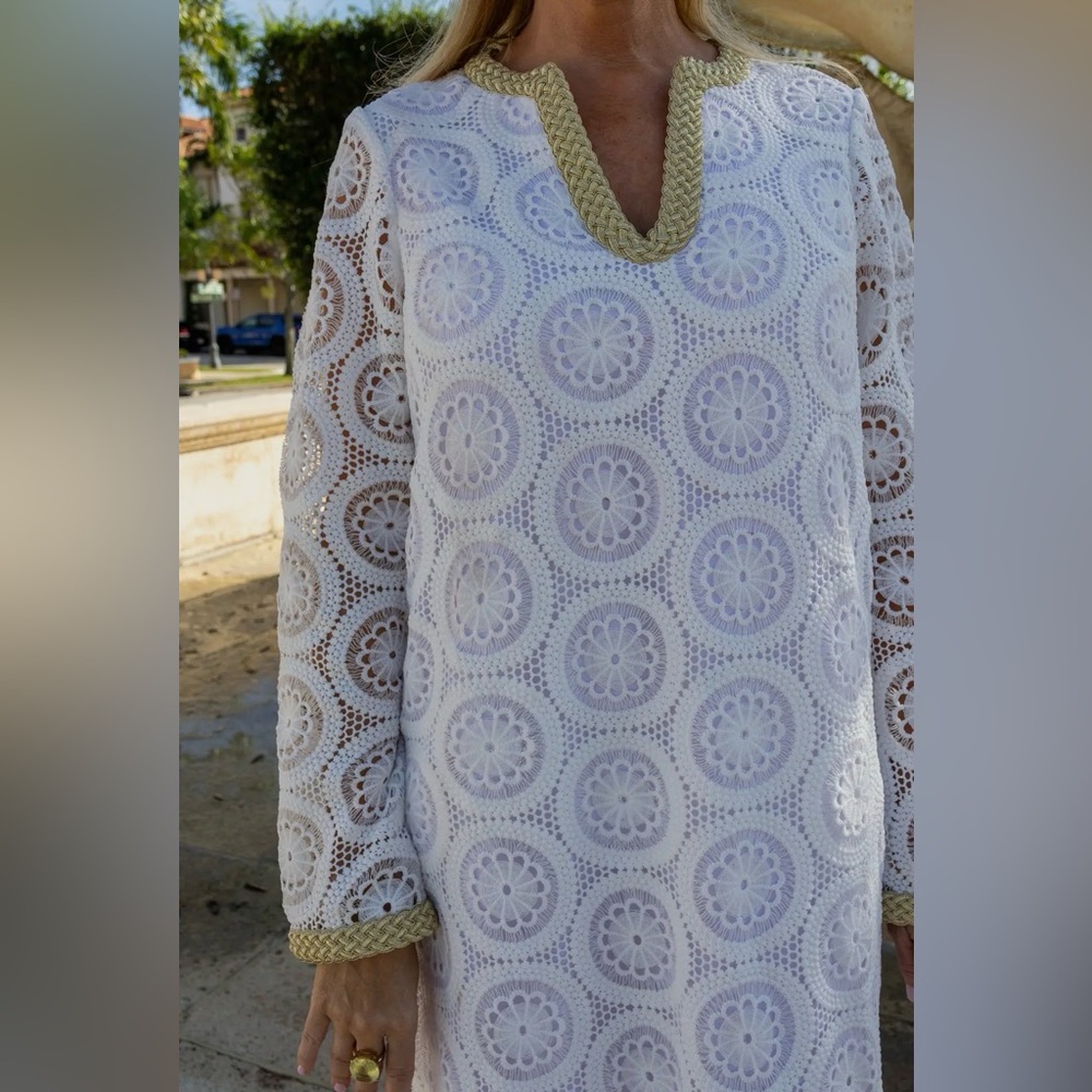 NWT Sail To Sable Marvelous Meg Jetsetter White Lace Caftan Gold Braided Trim M